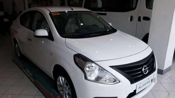 nissan almera alpine white