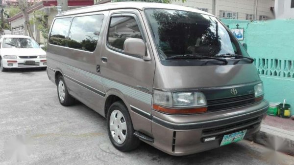 Toyota hiace best sale 2005 price