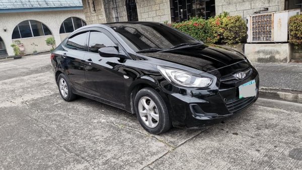 Hyundai accent online 2013 black