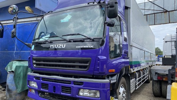 isuzu giga wing van 10 wheeler for sale