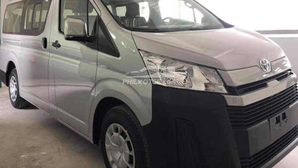 New hiace commuter sales deluxe