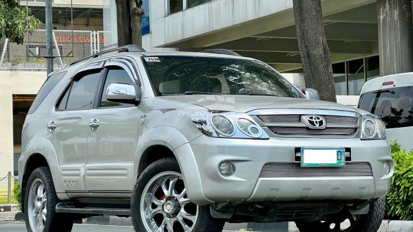 File20082010 Toyota Fortuner first generation front viewjpg   Wikimedia Commons