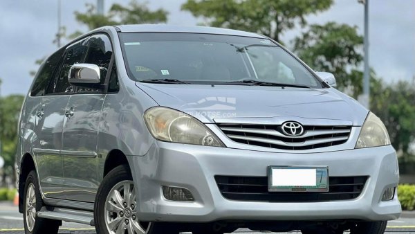 Toyota Innova 20092012 Specifications  Dimensions Configurations  Features Engine cc