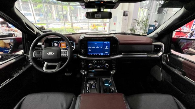 Ford F-150 Lariat interior Philippines