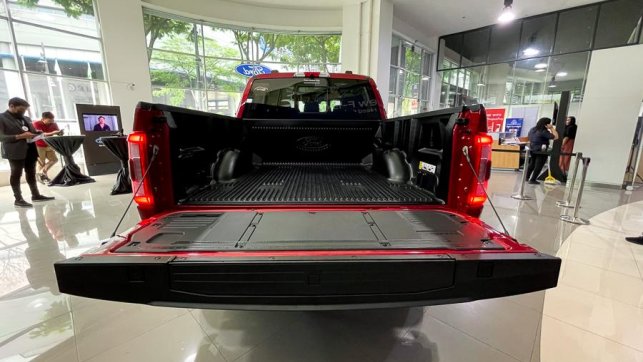 Ford F-150 Lariat rear open bed Philippines