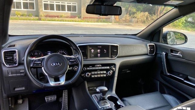 Kia Sportage front seats