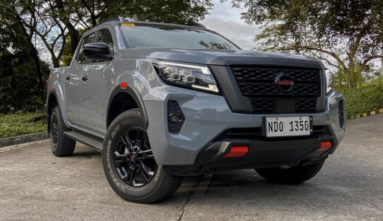 Nissan Navara 4X4 VL 7AT With ₱178,000 All-in Down payment