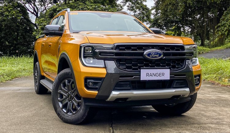 Ford Ranger 2.0 XLS 4x2 AT With ₱25,236 Monthly payment