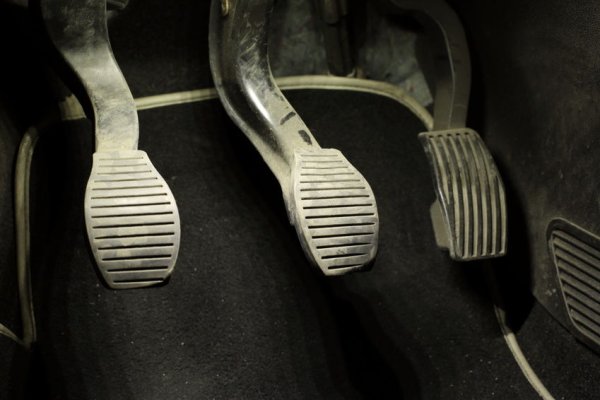 The rubber on the break, clutch and the gas pedal show the indication of use. Break, clutch and gas pedal
