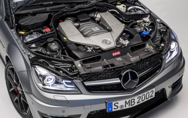 Thoroughly check the engine compartment. engine compartment.