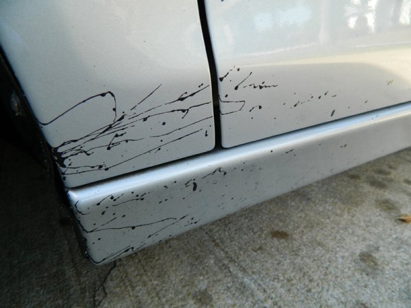 The asphalt is the main factor which damage to your car’s paint in summer. asphalt on the car's surface