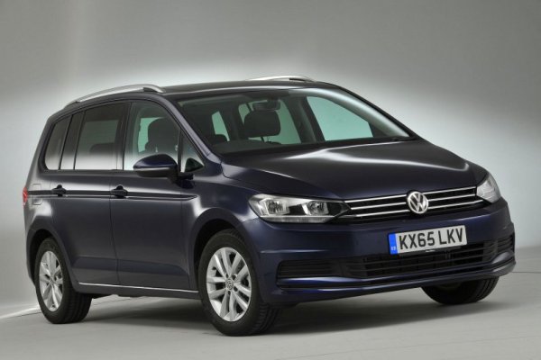 2017 Volkswagen Touran front fascia