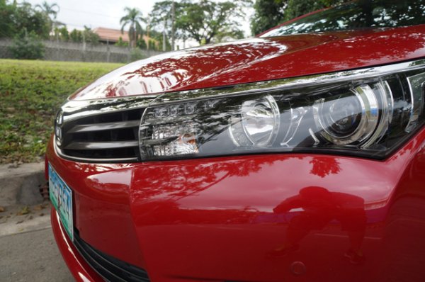 Toyota Corolla Altis 2.0 V headlight