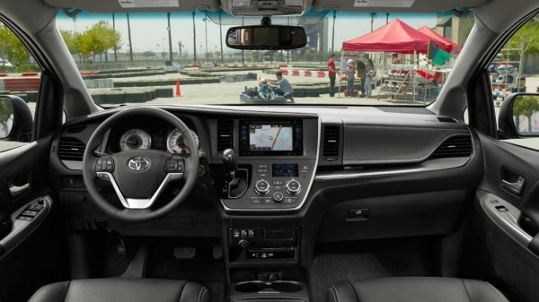 The dashboard of 2017 Toyota Sienna