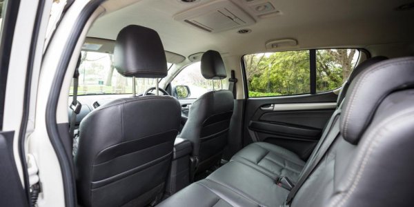 2016 Isuzu Mu-X back seats