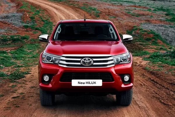 2016 toyota hilux front