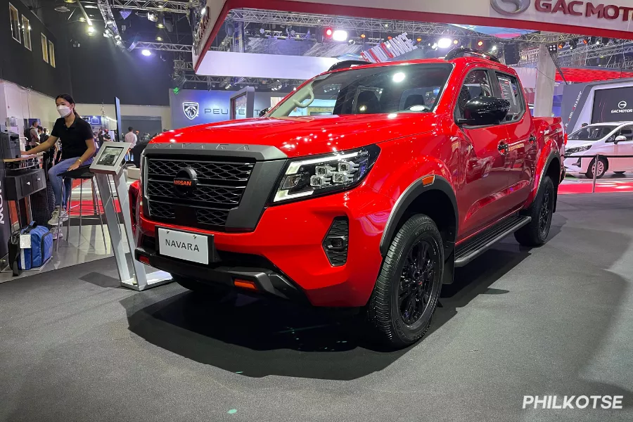 Nissan Navara Calibre-X front view