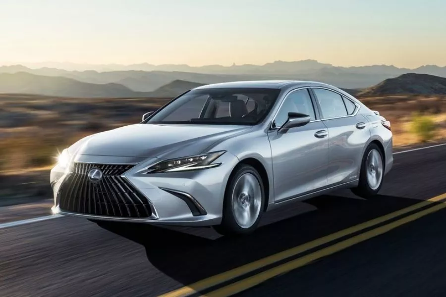 2021 Lexus ES front