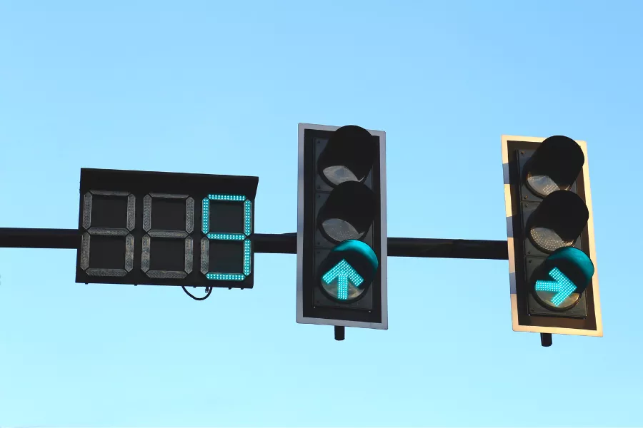 Traffic light with countdown timer