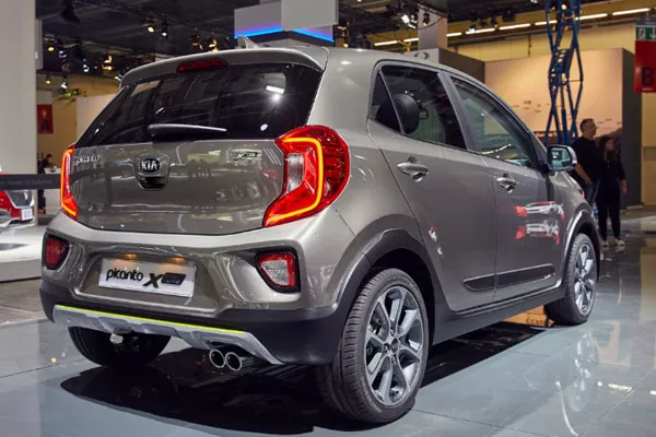 Kia Picanto X-line 2018 angular rear