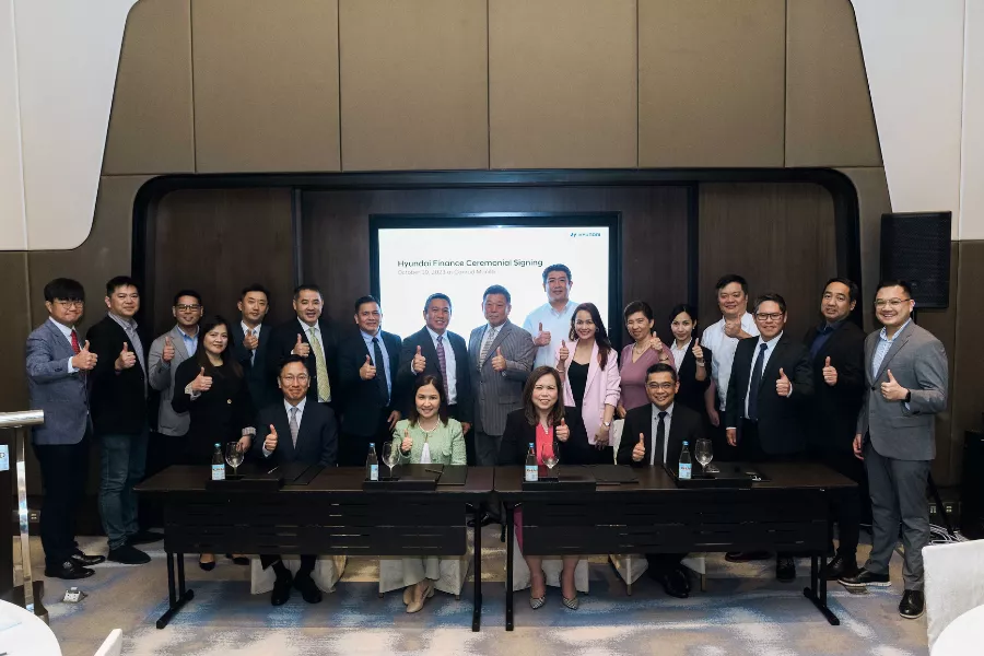 Hyundai PH executives with Bank partners