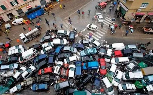 The number of vehicles in Metro Manila alone accounts for more than 30% of the whole country’s vehicles using Traffic jam is happening on a street