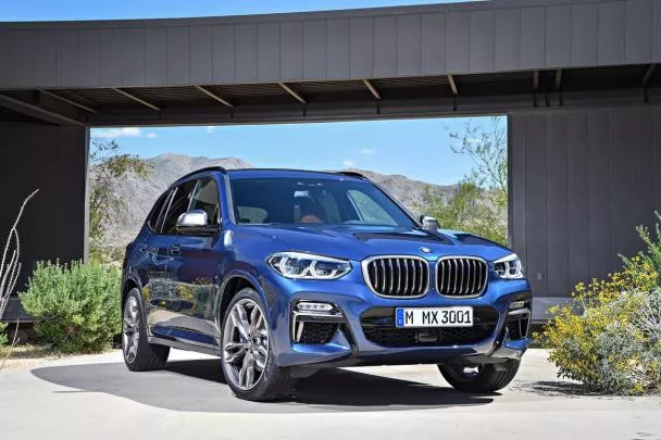 angular front of the 2018 BMW X3