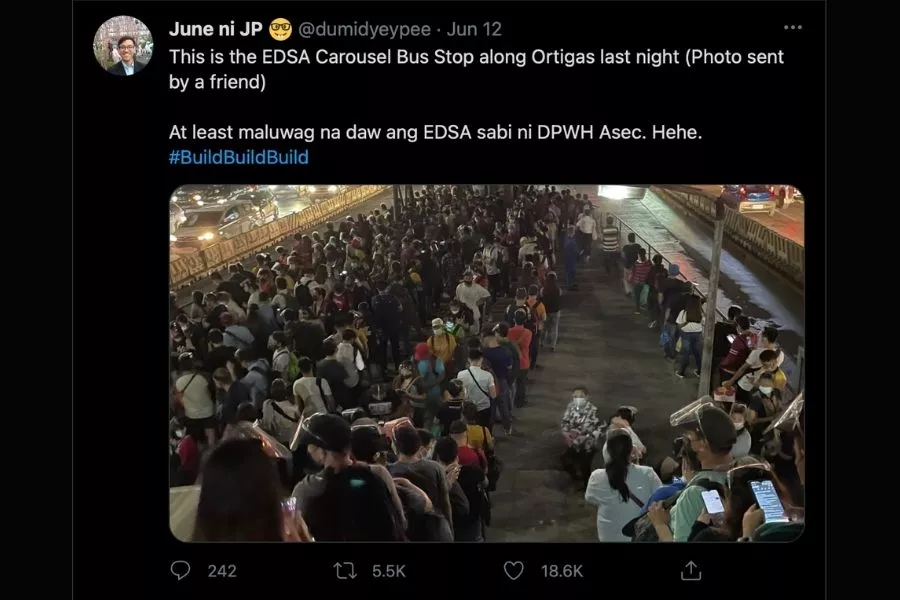 Long lines EDSA Busway