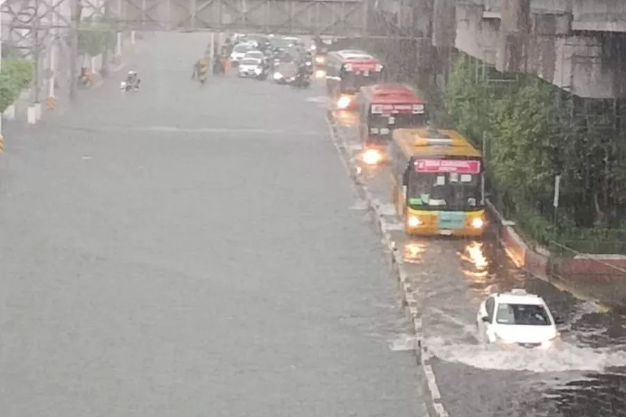 EDSA Santolan flyover flood