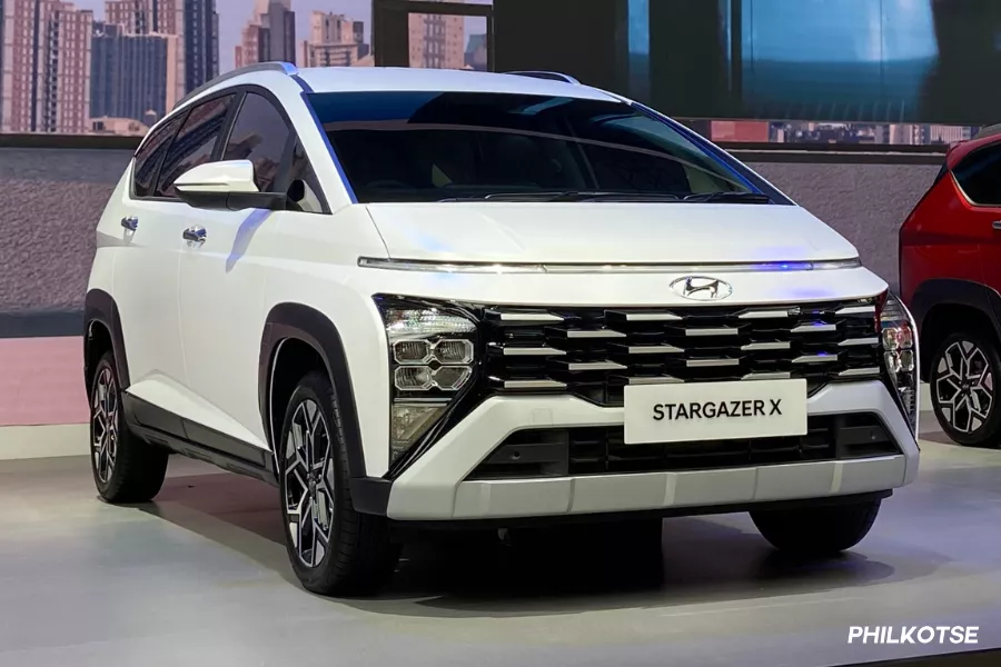 Hyundai Stargazer X front quarter shot