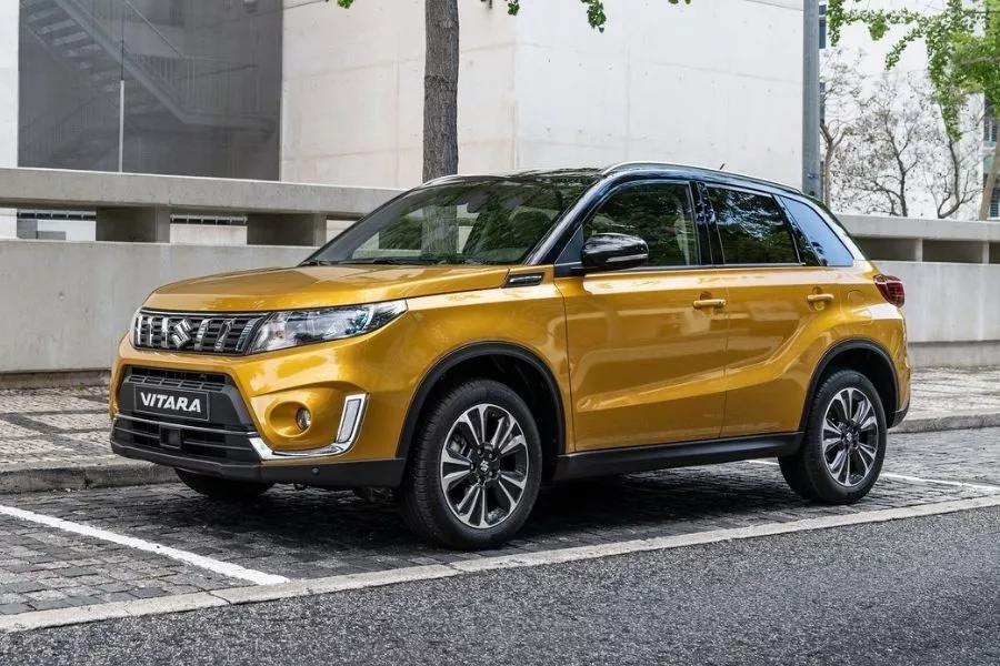 2021 Suzuki Vitara front shot