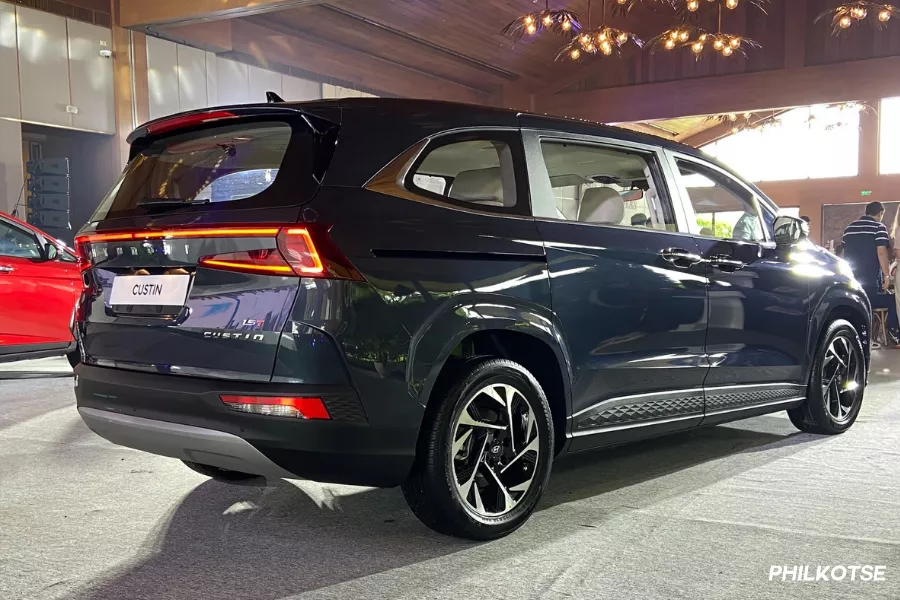 Custin from the rear Custin from the rear