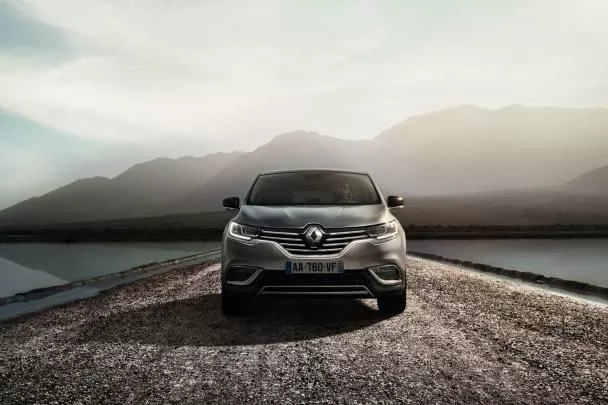 Front of 2017 Renault Espace