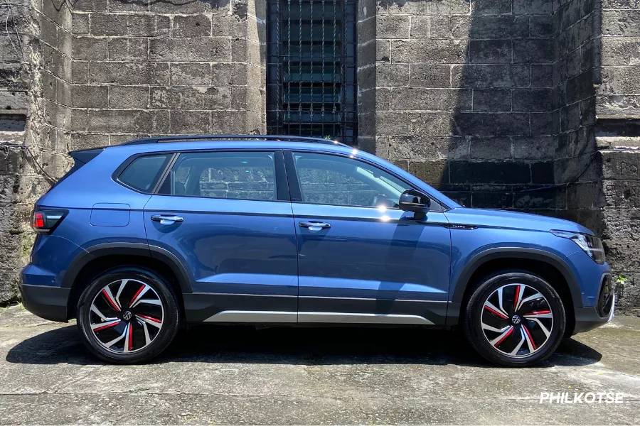 Only the Tharu SEL's wheels come with red-colored accents Tharu SEL side