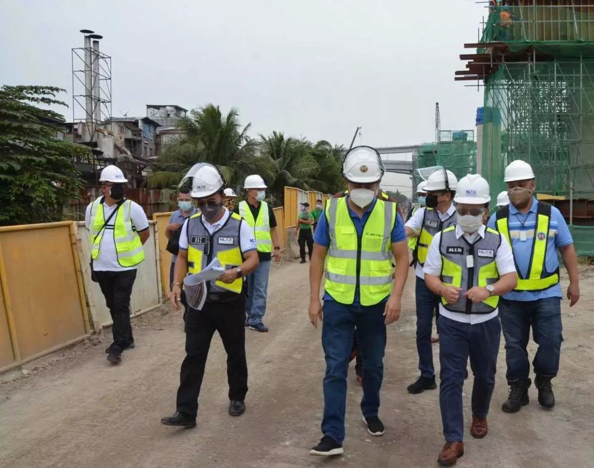 DPWH and NLEX officials 