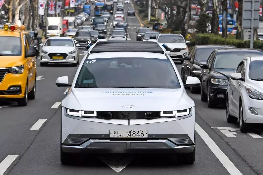 Hyundai Ioniq 5 RoboRide taxi