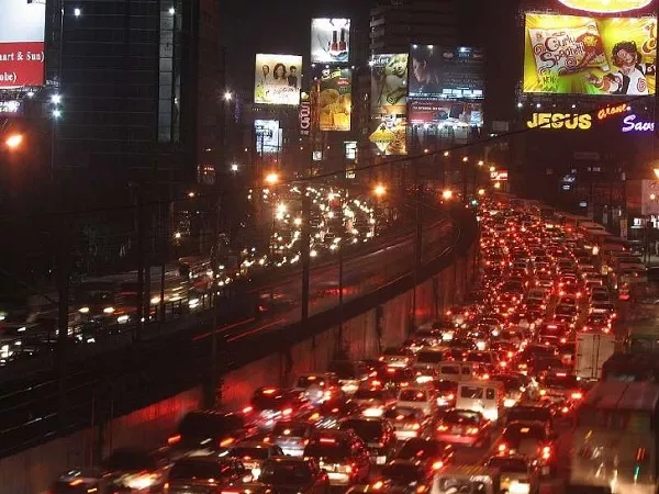 Traffic in Metro Manila is in alarming situation a lot of car on the road at night