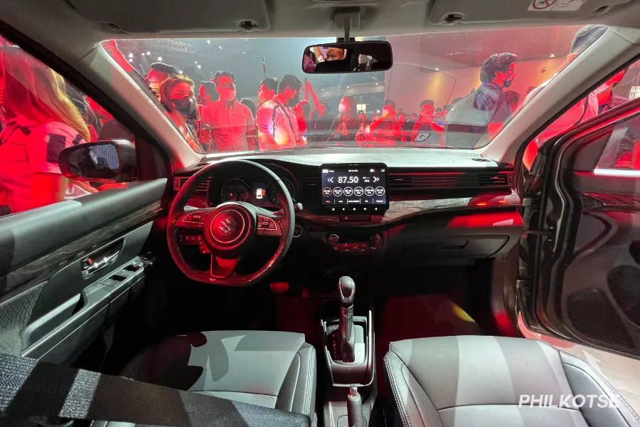 Suzuki Ertiga Hybrid interior