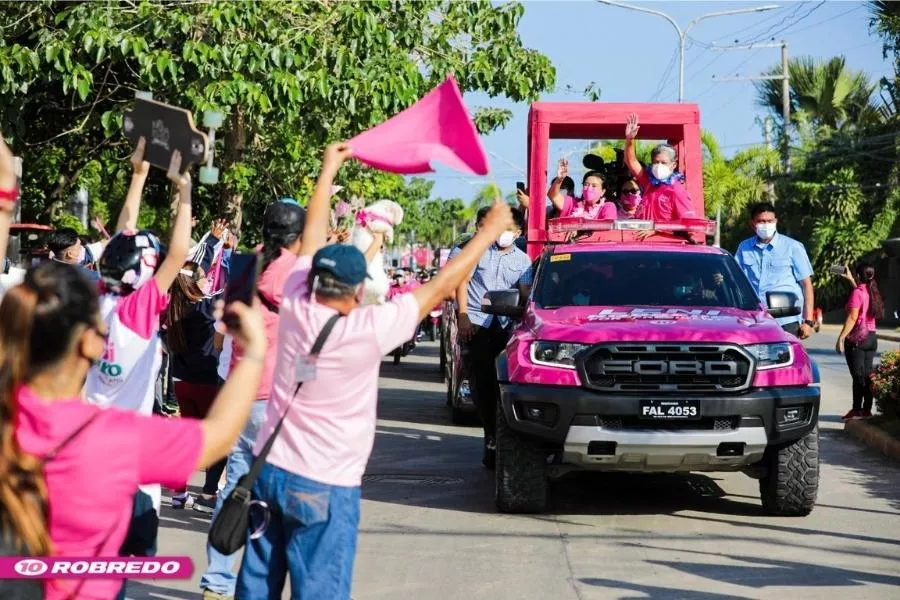 Campaign caravan or motorcade Leni Robredo