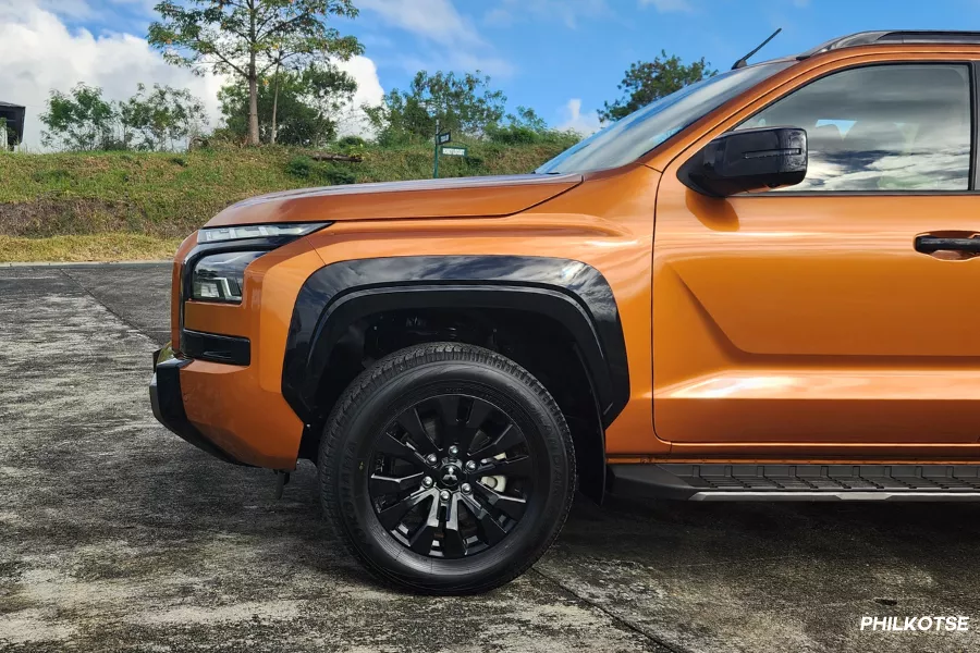 The top-spec Triton Athlete has a ground clearance of 222mm. The top-spec Triton Athlete has a ground clearance of 222mm.