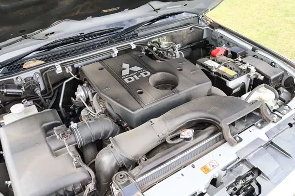 Mitsubishi Pajero 2019 engine