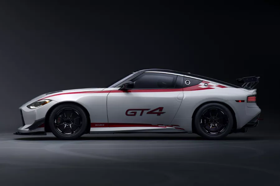 Nissan Z GT4 side shot