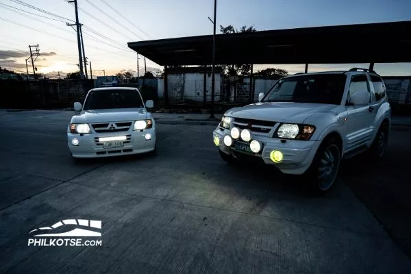 2 pajeros light on