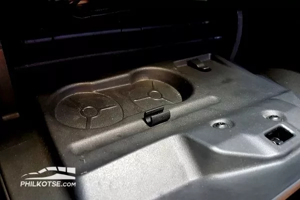 2008-ford-focus-tdci-secret-cupholders