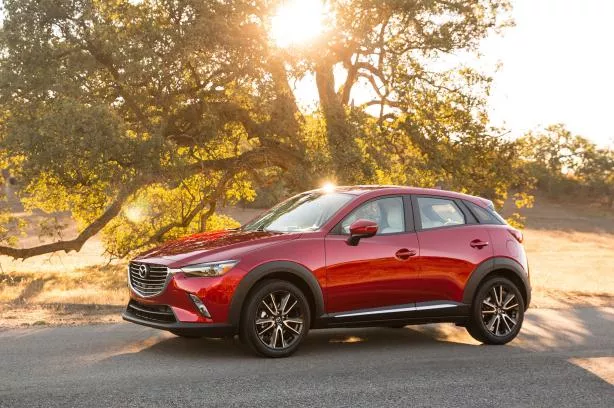 Side view of the Mazda CX-3 2017