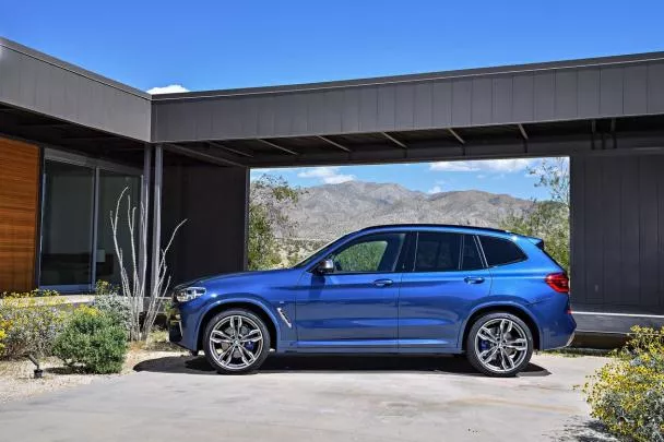 side view of the 2018 BMW X3