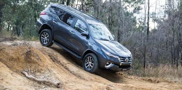 Toyota Fortuner 2018 going downhill