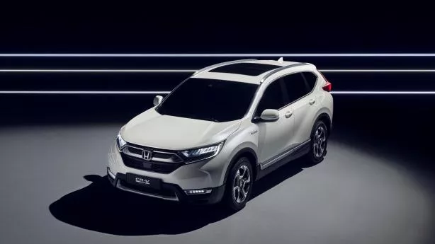 angular front of the 2018 Honda CR-V Hybrid