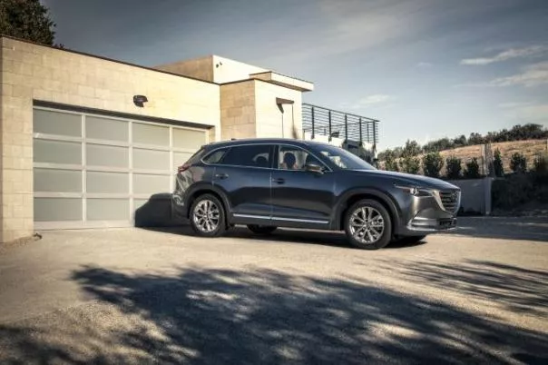 side view of the 2018 Mazda CX-9