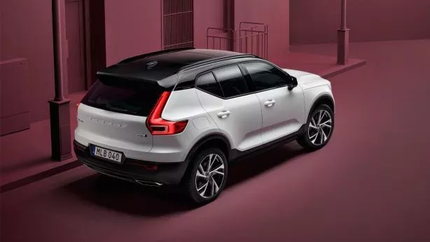 angular rear of the Volvo XC40 2018